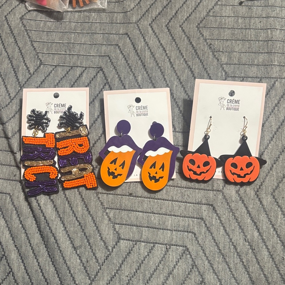 Créme de la crema boutique earring bundle